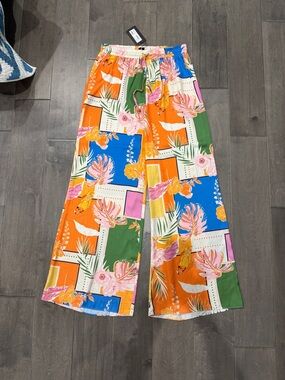 NWT Tropical print Wide Leg Pants